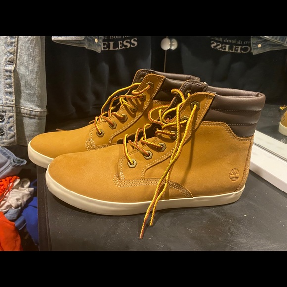Women’s Timberlands - Picture 3 of 3